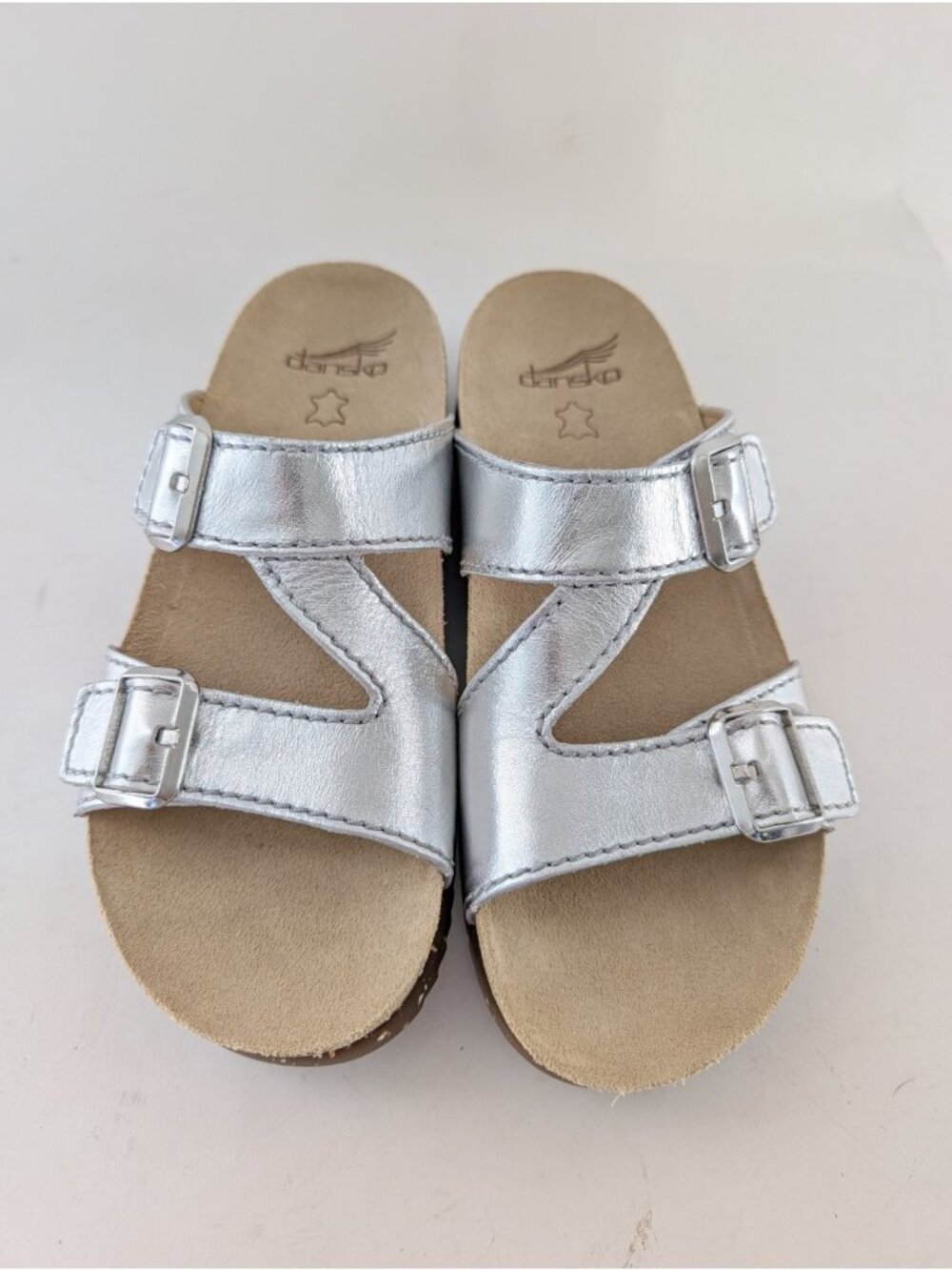 Dansko Womens DAYNA Vibram Metallic Silver Leather Sandals Sz 38 7.5